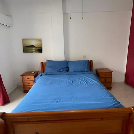 Away - 2bedroom In Tomb Of The Kings Holiday home *